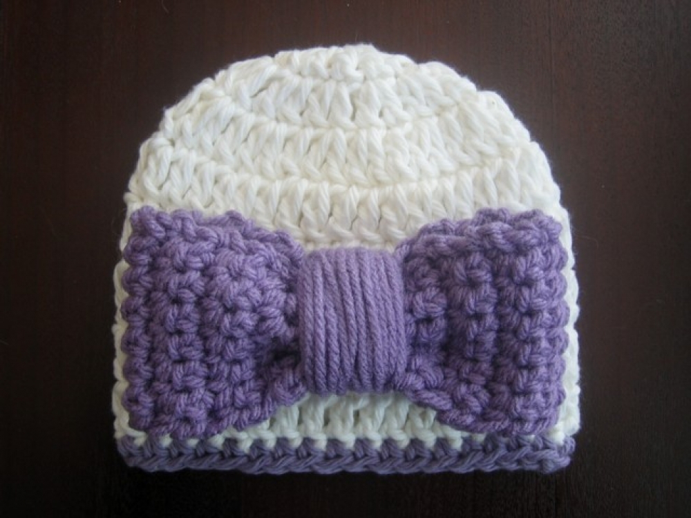 white_purple_bow_beanie.jpg display picture 1