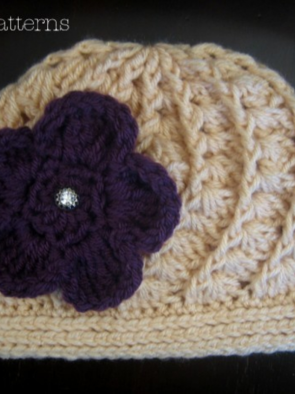 crochet beanie and flower pattern