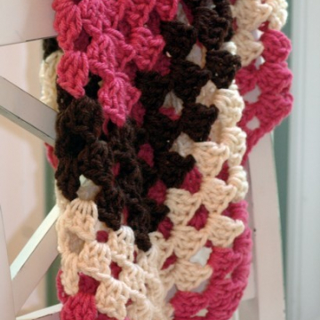 Granny Square Baby Blanket Crochet Pattern | 3 Sizes
